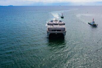 Singapore Welcomes World’s First LNG-fuelled Newcastlemax Bulk Carrier for Bunkering